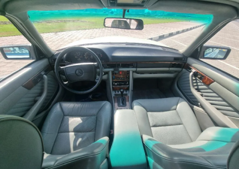 Mercedes SEL560 Classic Registered at Sharjah Classic Car Club - 2/5