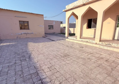 Spacious house for sale in Al Jazzat - 4/5