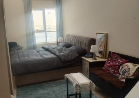 Furnished 1-Bedroom Apartment with Full Sea View – Orient Towers - 4/5