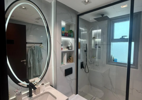 2-Bedroom Apartment for Sale in Corniche Tower - 3/5