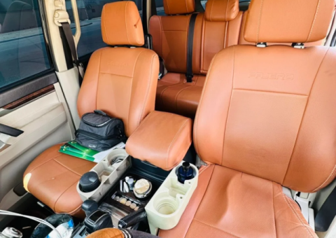 Mitsubishi Pajero 2013 Excellent Condition - 2/4