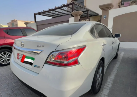 2016 Nissan Altima - 18,000 AED - 3/3