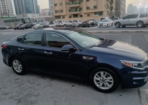 2018 Kia Optima with 124,000 km - 2/5