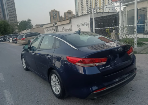 2018 Kia Optima with 124,000 km - 3/5