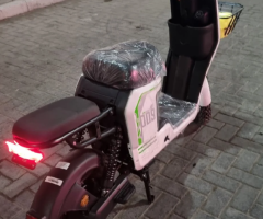 2000W Electric Scooter – 48V, 77 km/h,