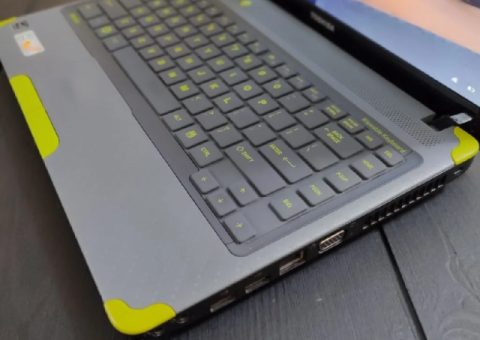 Toshiba Satellite L735D Laptop – AMD P320, 4GB RAM, 320GB HDD - 2/5