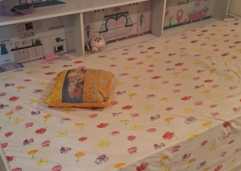 Elegant Home Centre Bed – Final Days Departure Sale