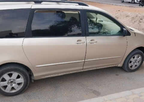 Toyota Sienna 2006 for Rent – Ideal for Companies and Contractors