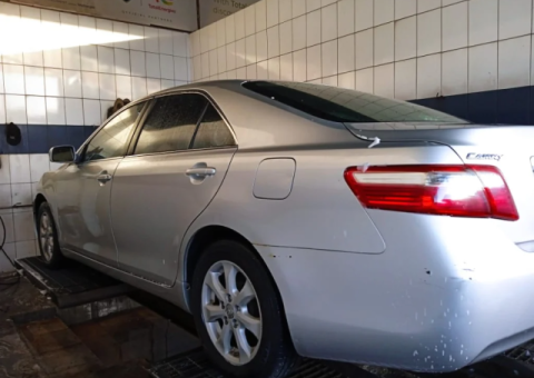 2008 Toyota Camry Silver Excellent Condition - 3/5