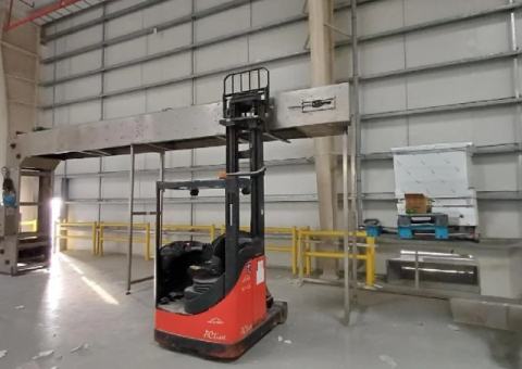 3-Ton Fully Electric FAMCO Forklift – Japan Made - 1/3