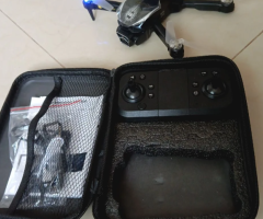 للبيع: طيارة درون مزودة بكاميراتين للتصوير