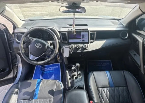 2017 Toyota RAV4 in Excellent Condition - 2/2